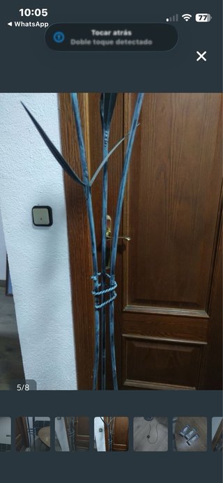 Lámpara de pie de hierro fundido negro azulado