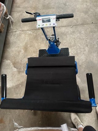 Scooter Eléctrico Azul Plegable