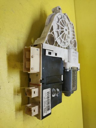 MOTOR ELEVALUNAS DERECHO PEUGEOT 307CC Brose