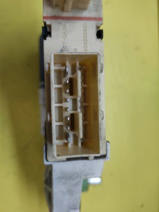 MOTOR ELEVALUNAS DERECHO PEUGEOT 307CC Brose