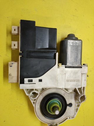 MOTOR ELEVALUNAS DERECHO PEUGEOT 307CC Brose