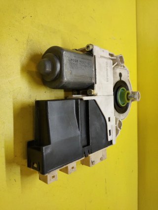 MOTOR ELEVALUNAS DERECHO PEUGEOT 307CC Brose