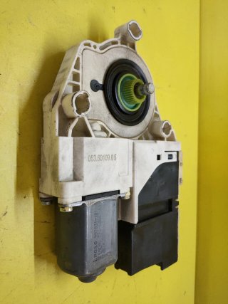 MOTOR ELEVALUNAS DERECHO PEUGEOT 307CC Brose