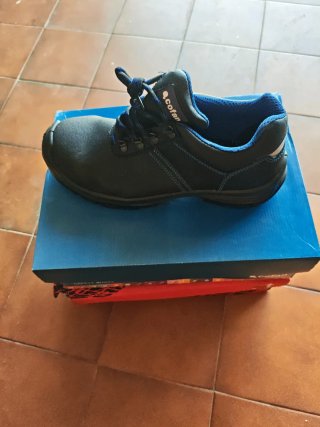 Zapatos de seguridad Cofra negros y azules