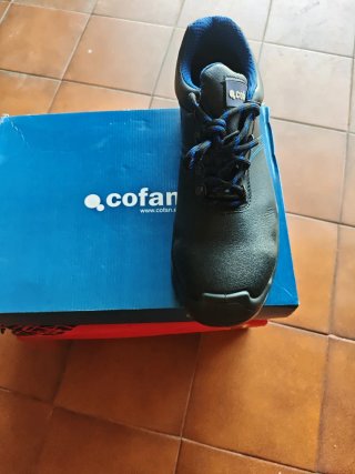 Zapatos de seguridad Cofra negros y azules