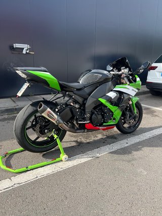 Kawasaki ZX10-R Sportbike Negra y Verde
