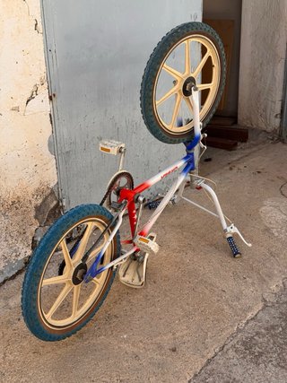 Bicicleta BMX Orbea Roja, Blanca y Azul