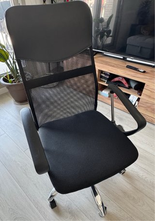 Silla de oficina negra
