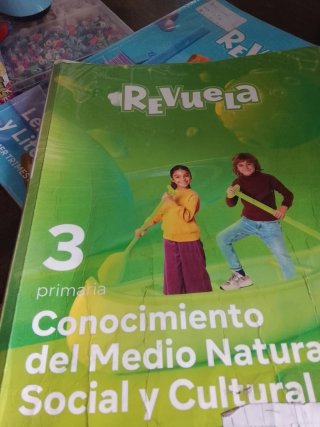 Libros de 3 primaria .Revuela.SM