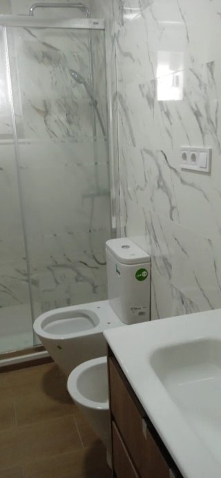 Baños y cocinas