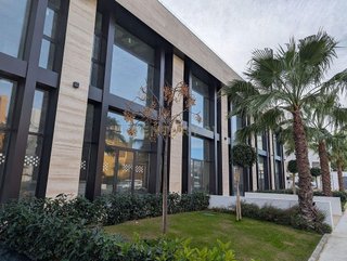 Local comercial en alquiler en Nueva Andalucía centro en Marbella