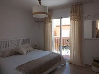 Casa adosada en alquiler en Nueva Andalucía centro en Marbella