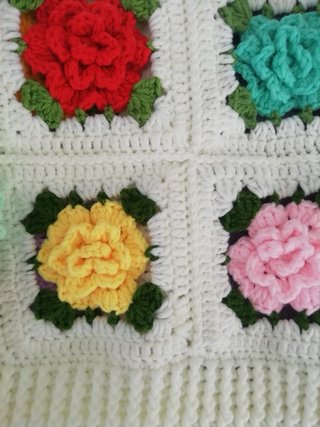 Chaqueta ganchillo granny de rosas