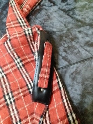 Funda de guitarra a cuadros