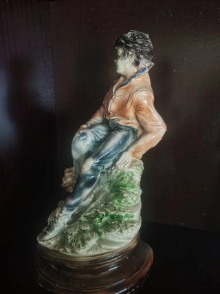 Figura vintage porcelana niño melocotones