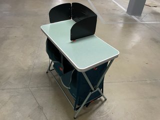 Mesa Camping Cocina con Armarios