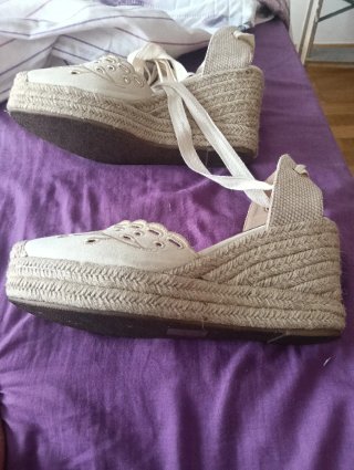 Sandalias beige con cuerdas talla 40