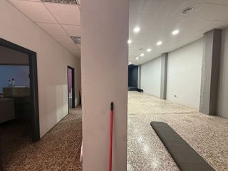 Local comercial en alquiler en Carranque - Haza Cuevas en Málaga