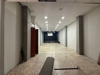 Local comercial en alquiler en Carranque - Haza Cuevas en Málaga