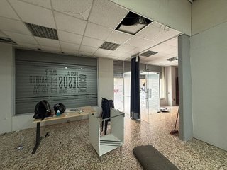 Local comercial en alquiler en Carranque - Haza Cuevas en Málaga