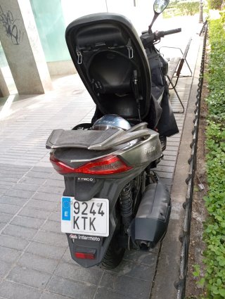 Moto Kymco Grand Dink 300 Gris