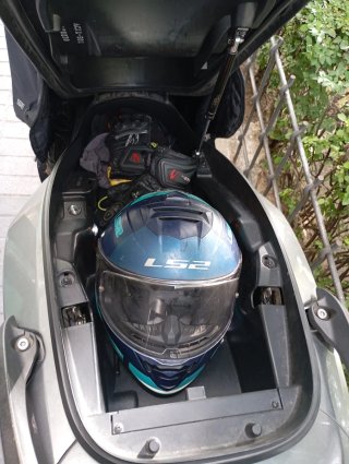Moto Kymco Grand Dink 300 Gris