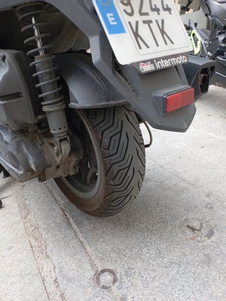 Moto Kymco Grand Dink 300 Gris