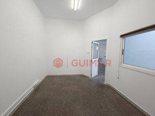 Local comercial en venta en Les Planes en Sant Joan Despí