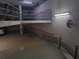 Garaje en alquiler en La Font de la Guatlla en Barcelona