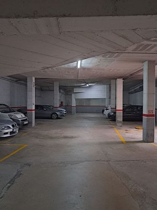 Garaje en alquiler en La Font de la Guatlla en Barcelona