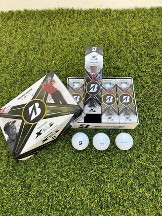 Bridgestone Tour B X Edición Tiger Golf Balls