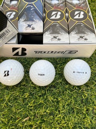 Bridgestone Tour B X Edición Tiger Golf Balls