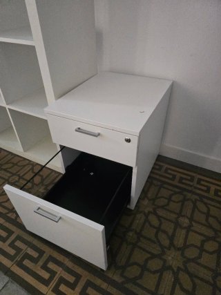 Cajoneras metálicas blancas (varias)