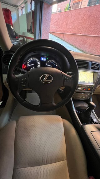 Lexus IS 220d
