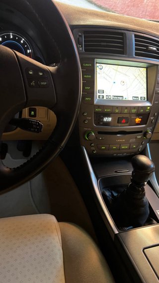 Lexus IS 220d