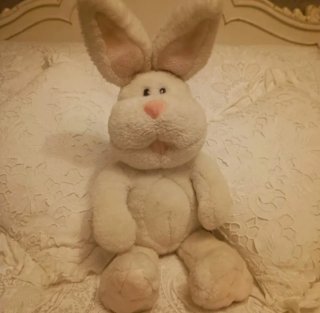 Lote de peluches: oso y conejos