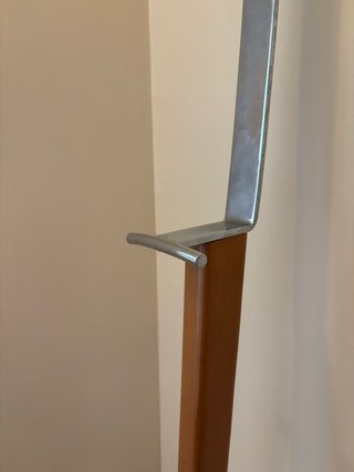 Percheros de madera y metal