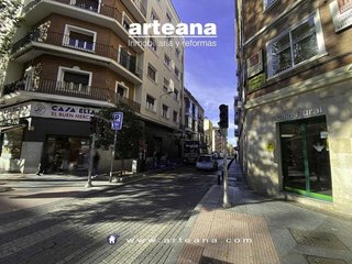 Local comercial en alquiler en Bellas Vistas en Madrid
