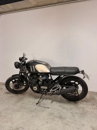Yamaha XJ600 Cafe Racer Personalizada