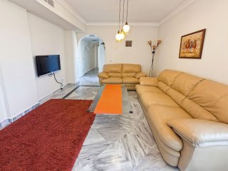 Ático en alquiler en Nueva Andalucía centro en Marbella