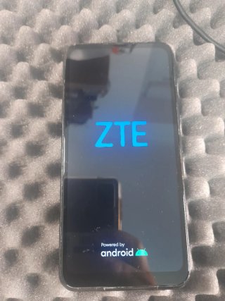 Teléfono ZTE Negro