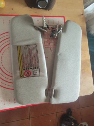 Parasoles Alfa Romeo 159. En perfecto estado