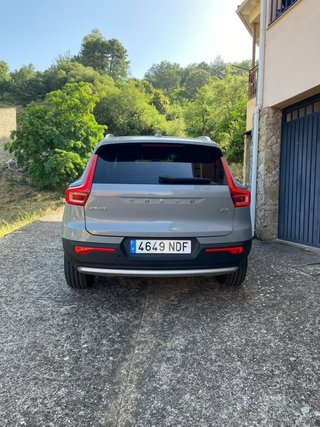 Volvo XC40 2025