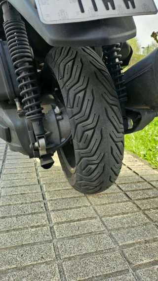 Yamaha Xmax 400 ABS Scooter