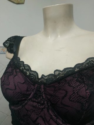 Top lencero Goth negro y morado