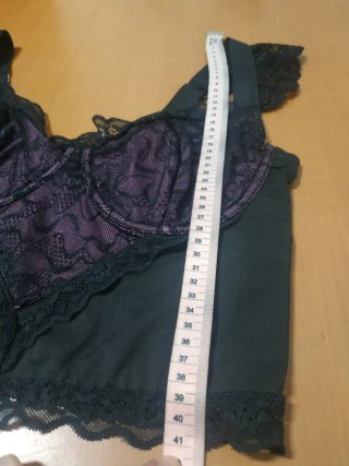 Top lencero Goth negro y morado