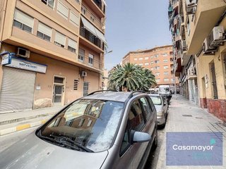 Local comercial en alquiler en Ensanche - Diputación en Alicante