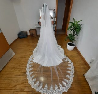 Vestido de Novia AJUSTABLE con Velo Largo