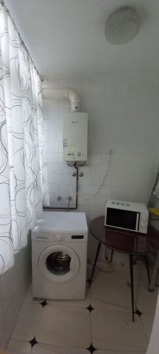 Piso en alquiler en Tres Huertas - El Torrejón - El Cerezo en Sevilla