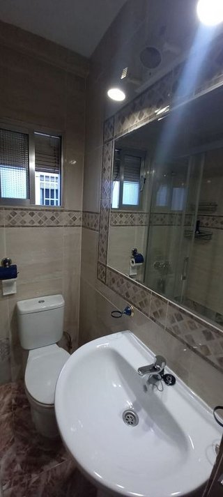 Piso en alquiler en Tres Huertas - El Torrejón - El Cerezo en Sevilla